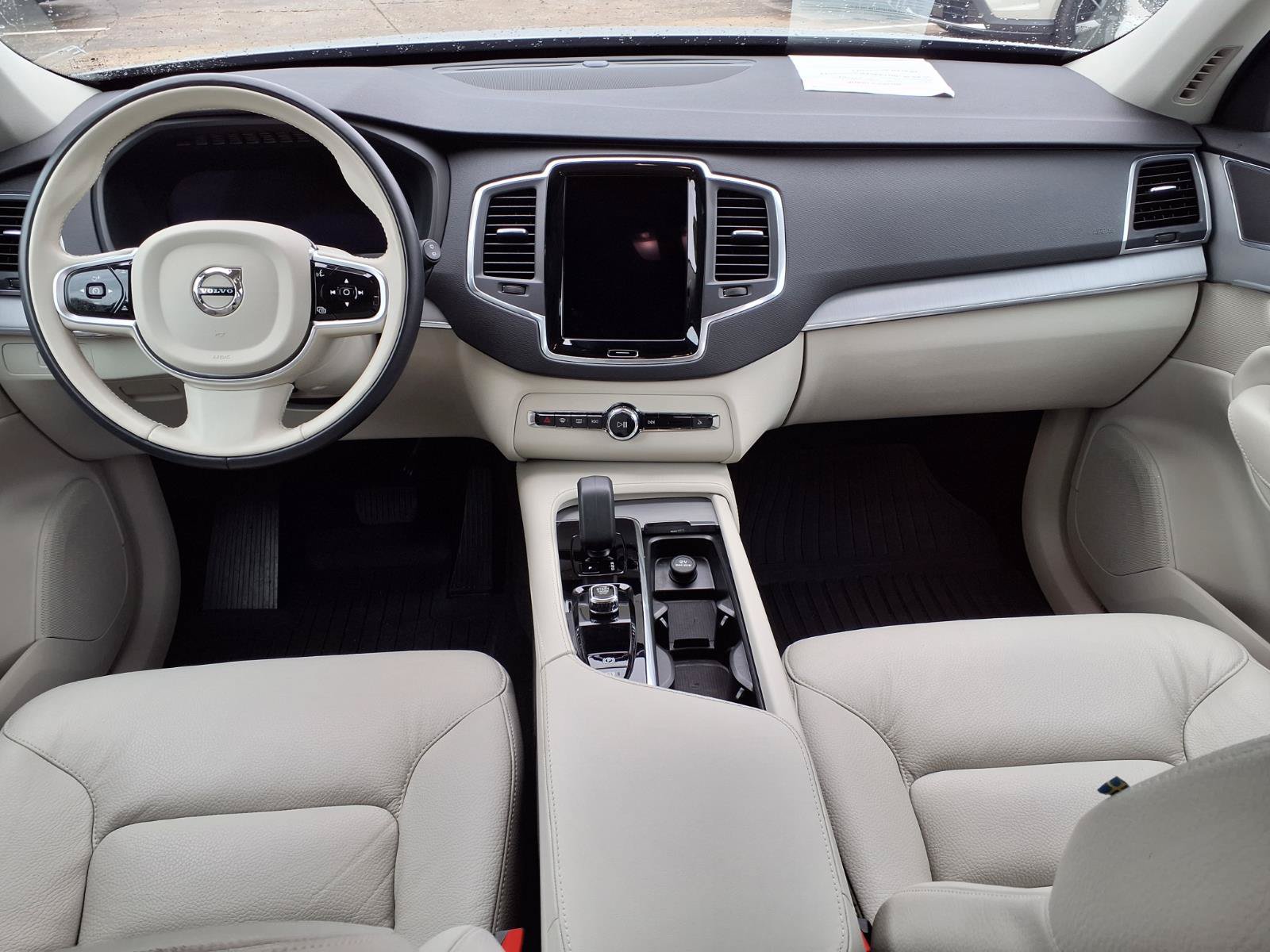 Used 2025 Volvo XC90 B5 Core w/ Protection Package Premier AWD/4WD image 17