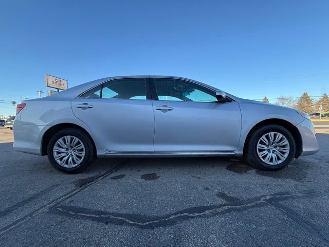 Used 2012 Toyota Camry LE FWD image 4