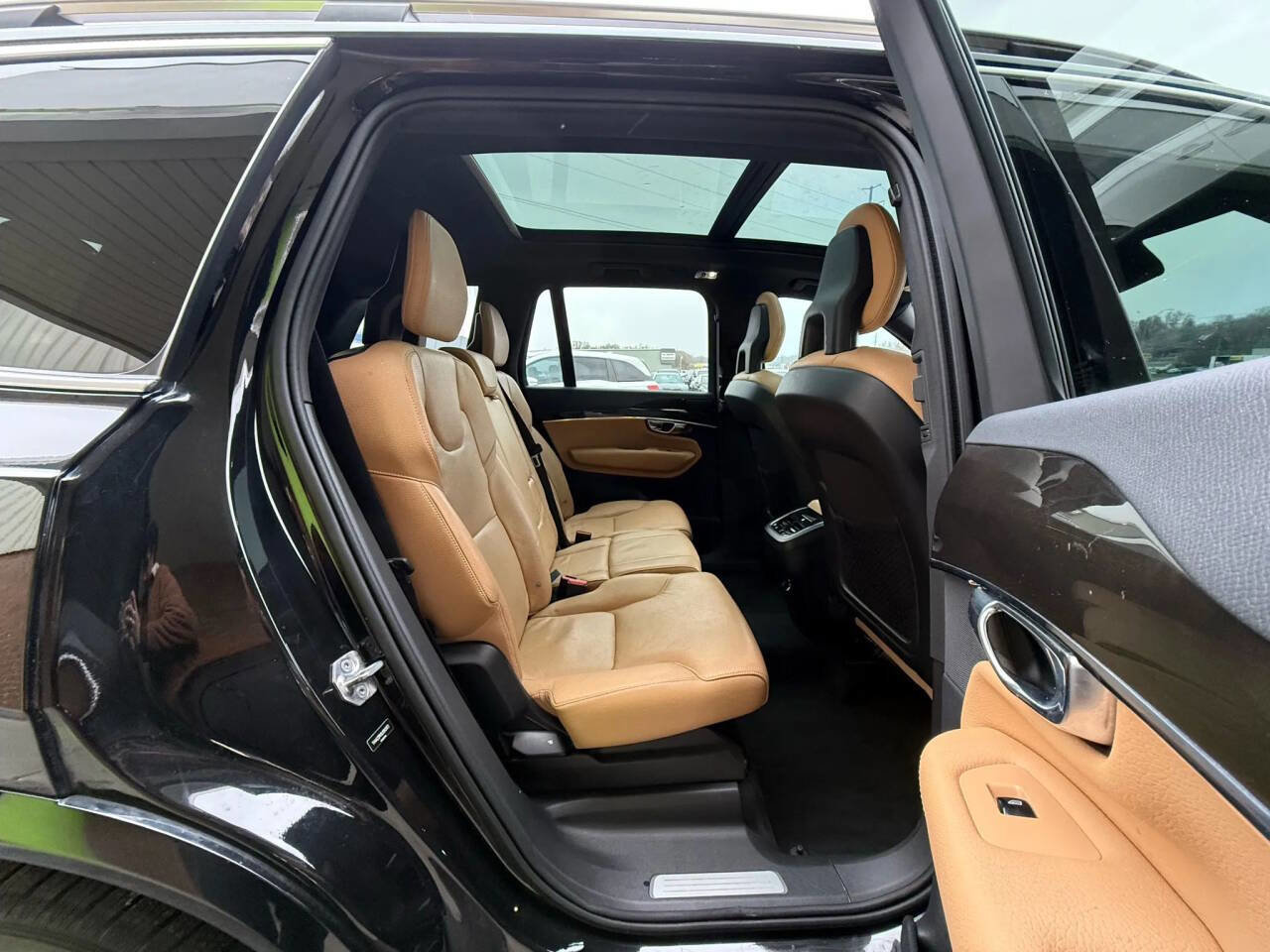 Used 2018 Volvo XC90 T6 Momentum w/ Convenience Package image 13