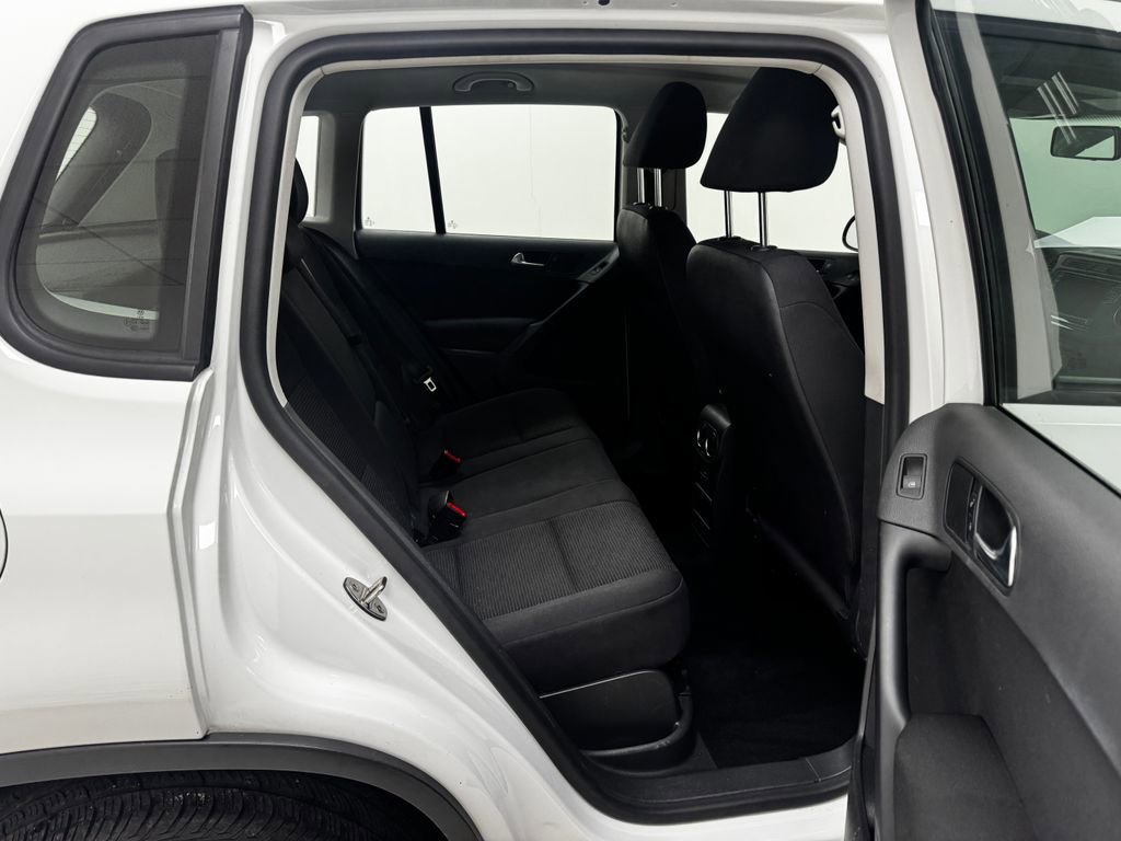 Used 2017 Volkswagen Tiguan S image 15