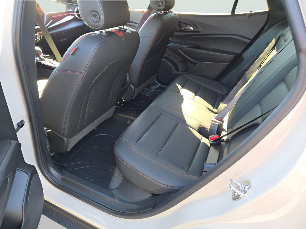 Certified 2026 Chevrolet Trax RS w/ Driver Confidence Package FWD image 20