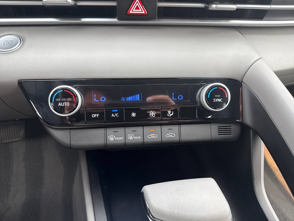 Certified 2023 Hyundai Elantra SEL FWD image 29