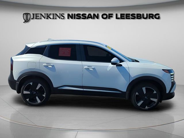 Certified 2025 Nissan Kicks SR FWD image 3
