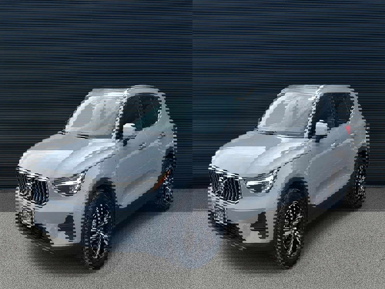 Certified 2025 Volvo XC40 B5 Core