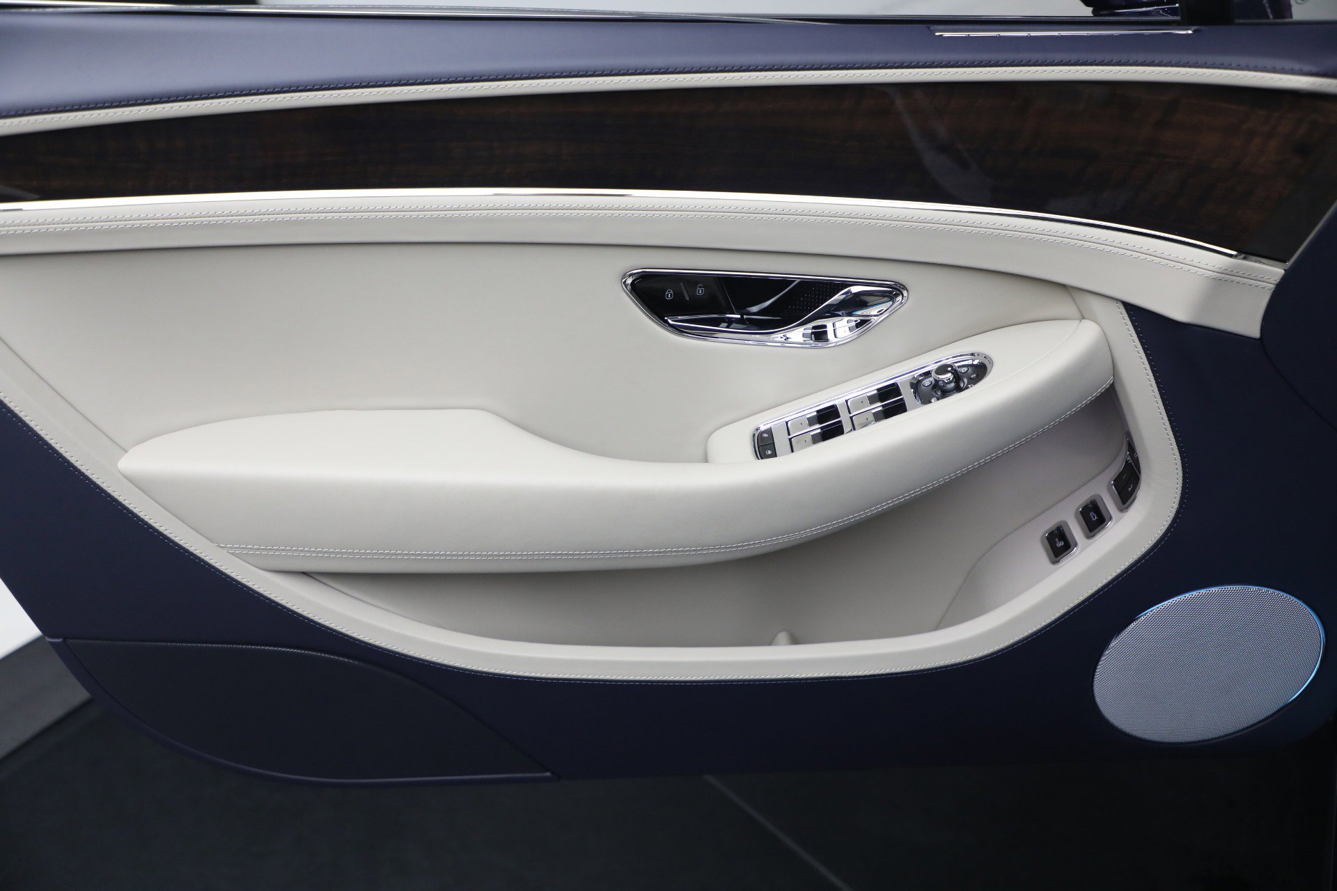 New 2026 Bentley Continental GTC AWD/4WD image 21