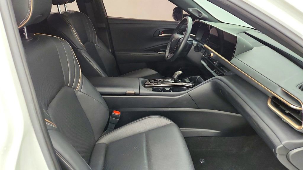 Used 2024 Toyota Crown AWD/4WD image 23