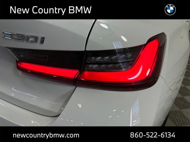 Used 2024 BMW 330i xDrive Sedan w/ Premium Package image 32