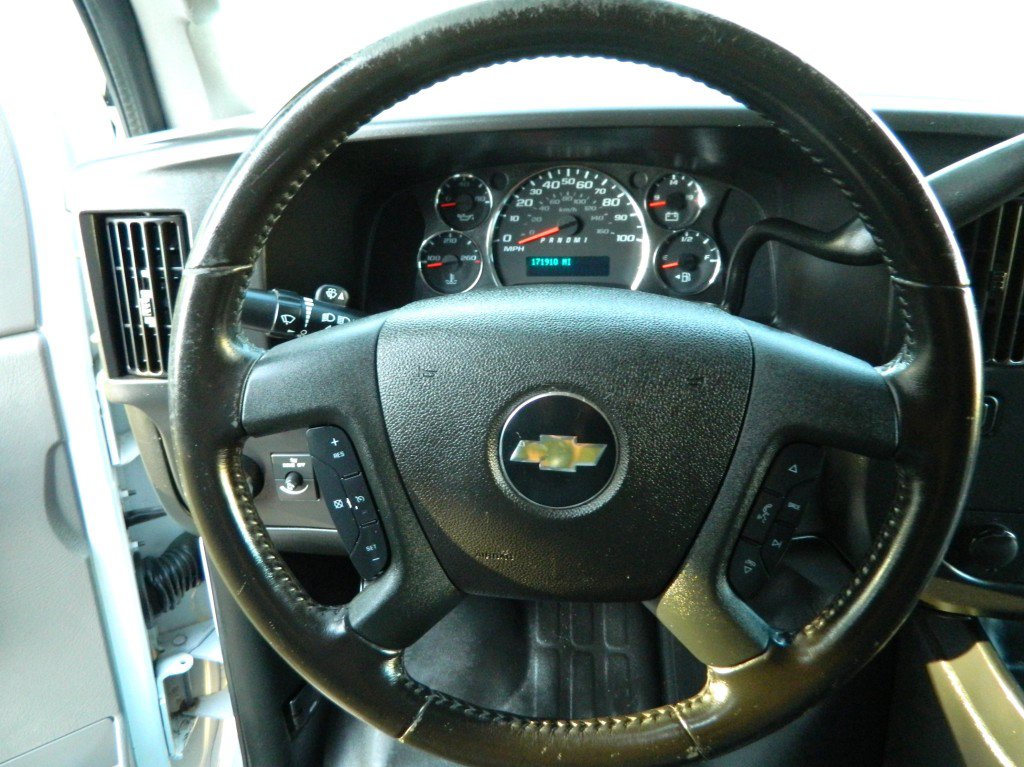 Used 2020 Chevrolet Express 2500 w/ Communications Package RWD image 17