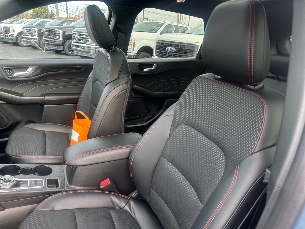 New 2026 Ford Escape ST-Line w/ Tech Pack #1 AWD/4WD image 13