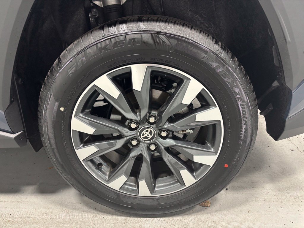 Used 2026 Toyota RAV4 Limited AWD/4WD image 57