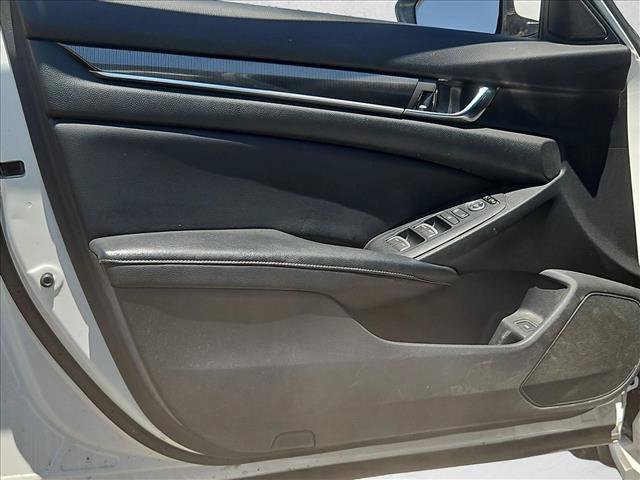 Used 2018 Honda Accord Sport image 9