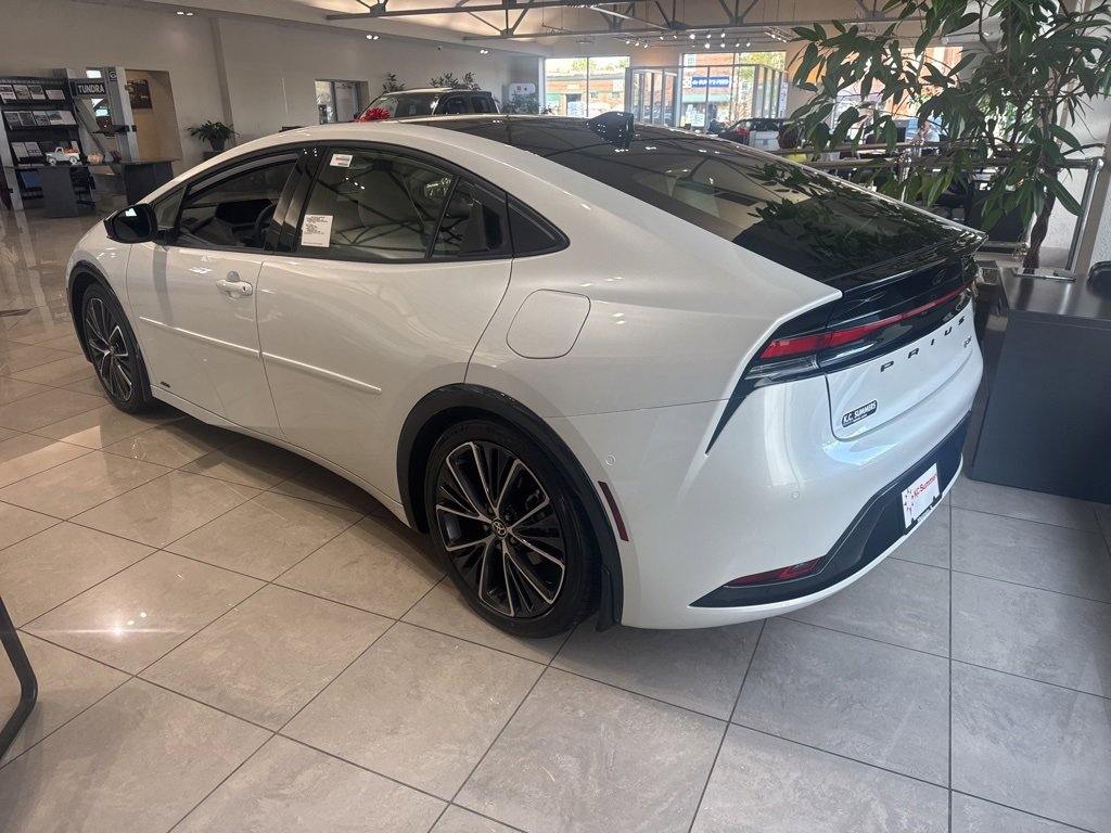 New 2025 Toyota Prius XLE AWD/4WD image 3