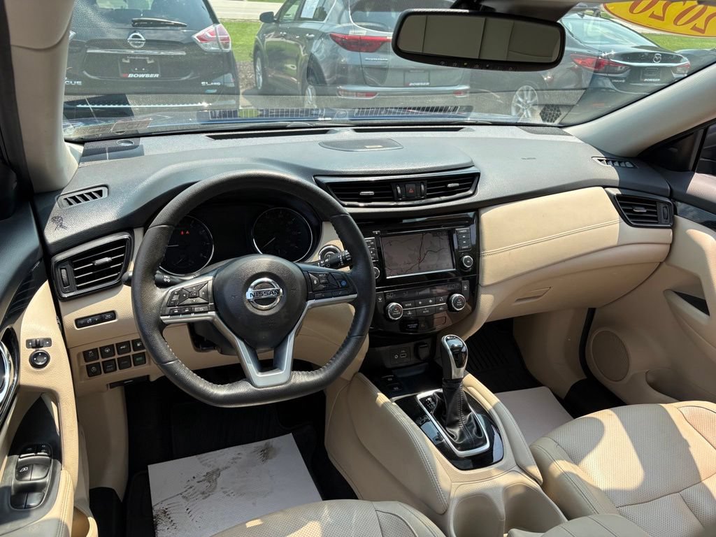 Used 2020 Nissan Rogue SL w/ Premium Package AWD/4WD image 11