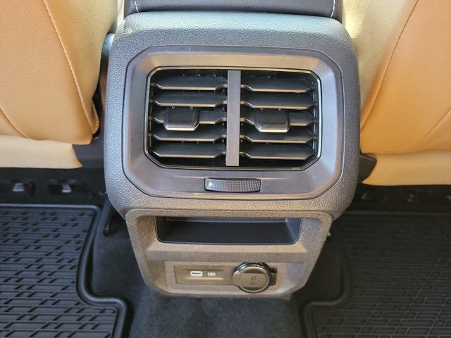 Used 2022 Volkswagen Tiguan SE AWD/4WD image 29