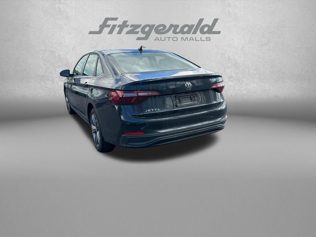 Used 2024 Volkswagen Jetta SE image 5