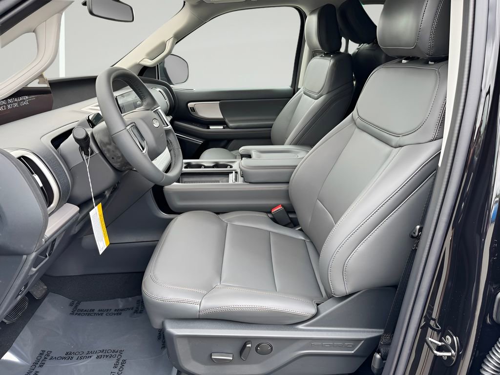 New 2025 Ford Expedition Active RWD image 9