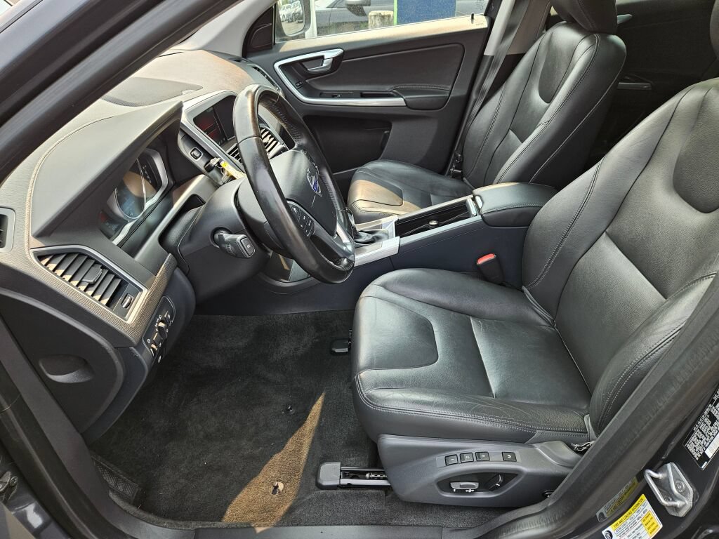 Used 2016 Volvo XC60 T5 Platinum AWD/4WD image 16