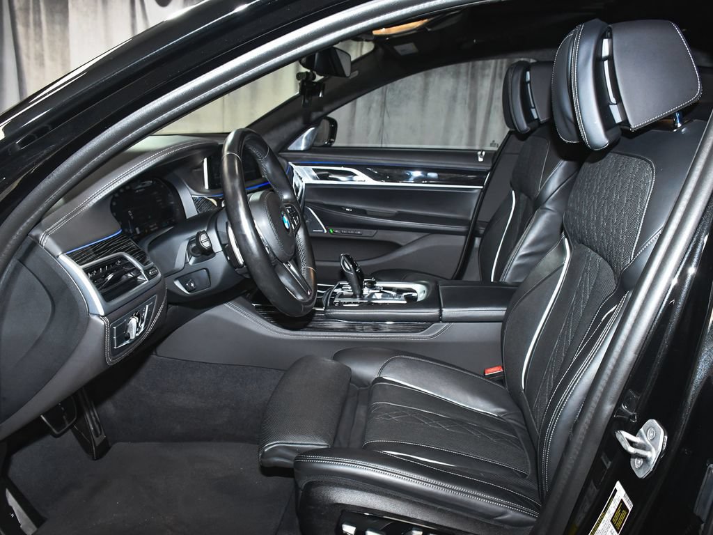Used 2022 BMW M760i xDrive w/ Luxury Rear Seating Package AWD/4WD image 61