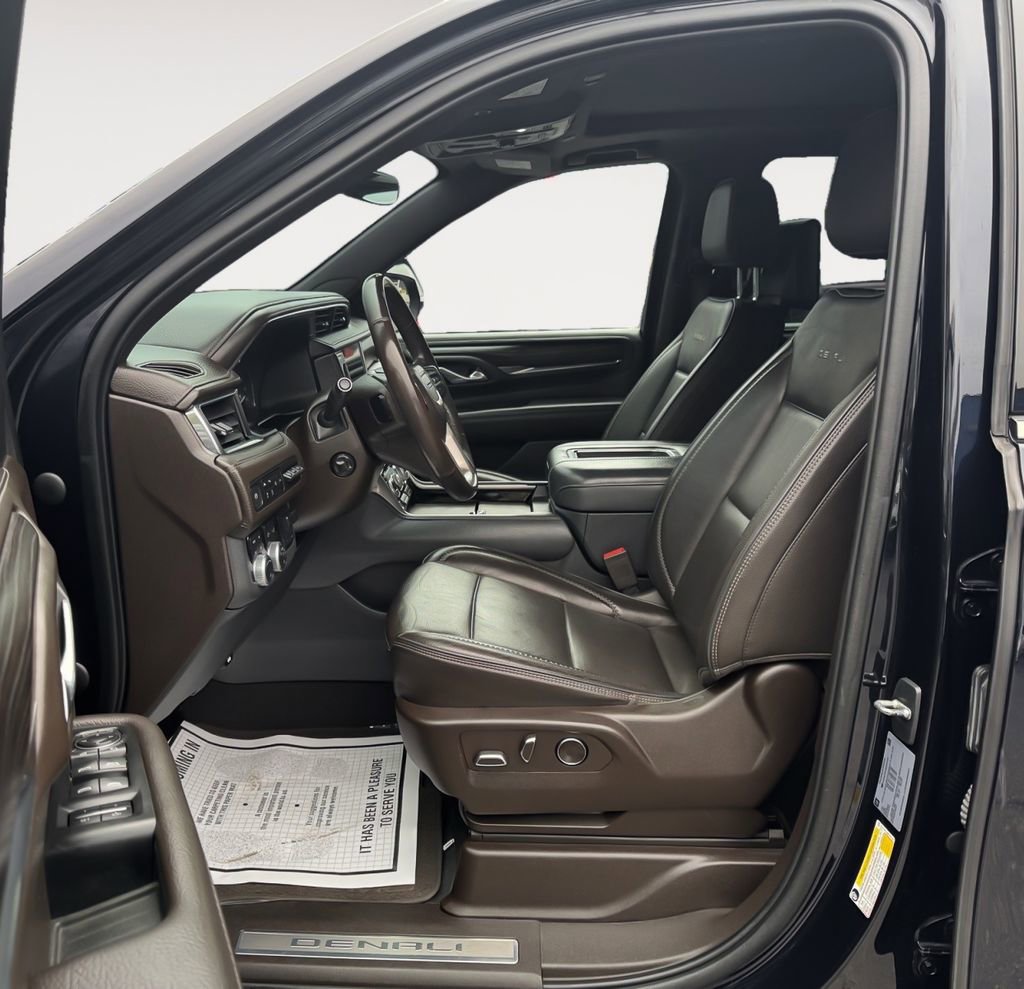Used 2021 GMC Yukon XL Denali w/ Denali Ultimate Package AWD/4WD image 12