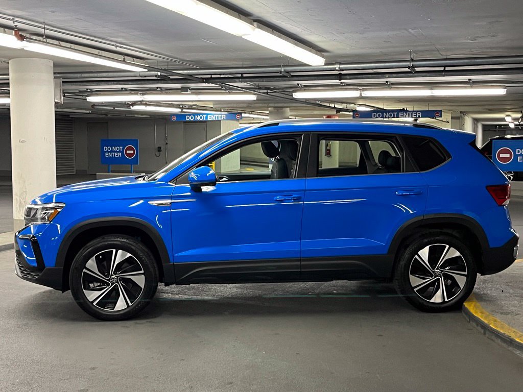 Used 2023 Volkswagen Taos SE w/ Panoramic Sunroof Package AWD/4WD image 34