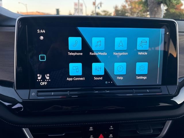 Used 2025 Volkswagen Atlas SE FWD image 19