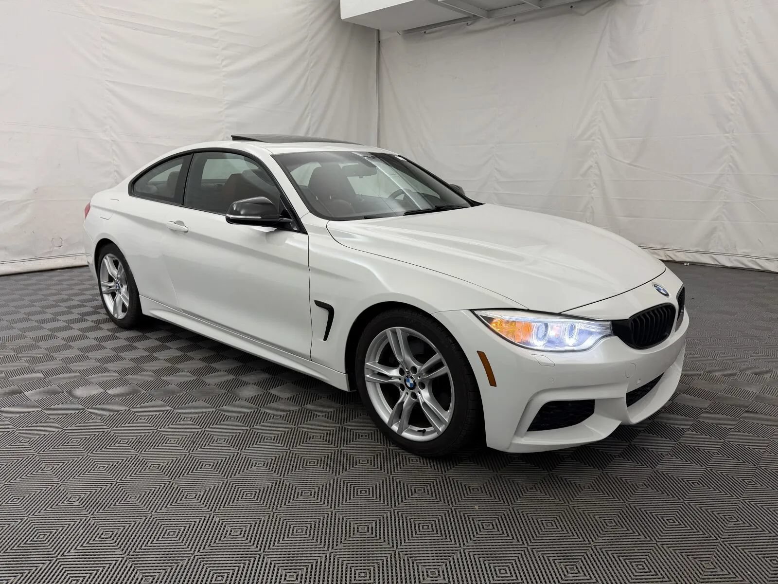 Used 2015 BMW 428i xDrive Coupe AWD/4WD image 4