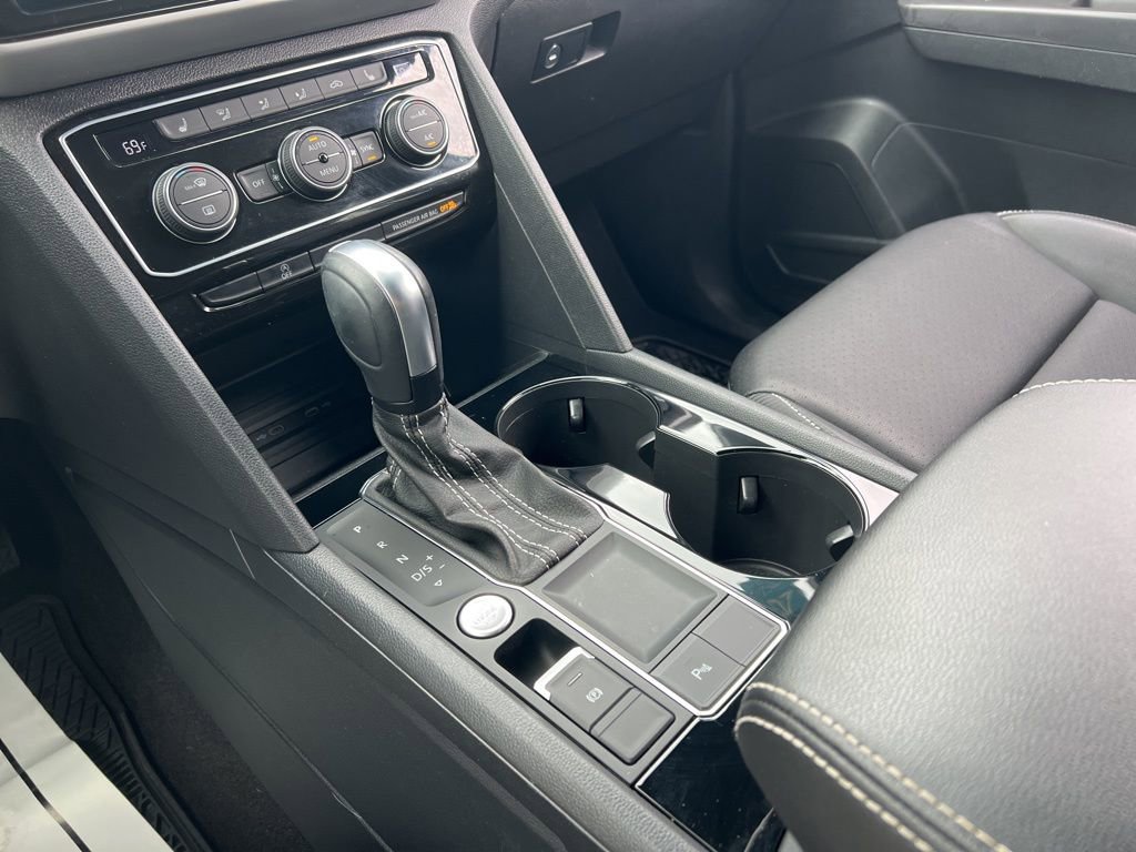 Used 2023 Volkswagen Atlas Cross Sport SE image 19