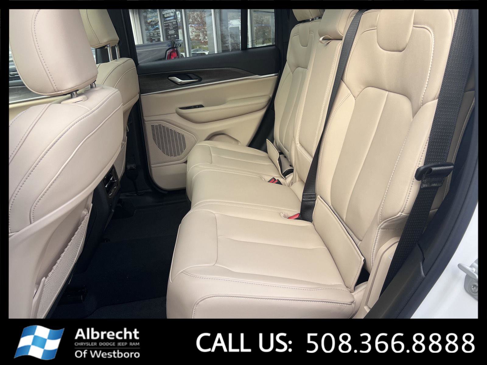 New 2025 Jeep Grand Cherokee Limited image 12