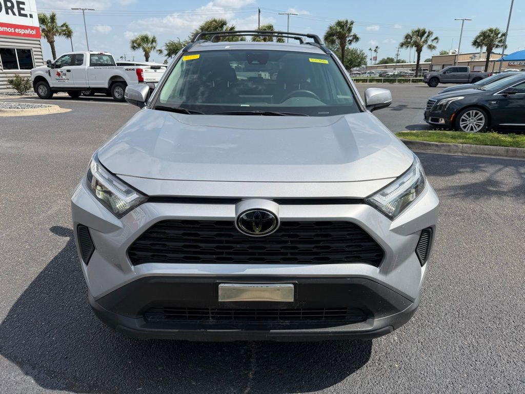 Used 2025 Toyota RAV4 XLE AWD/4WD image 9