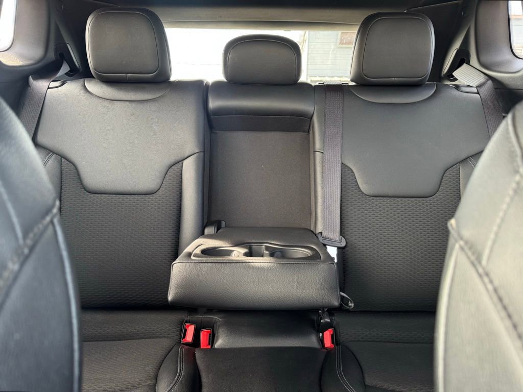 Certified 2025 Jeep Compass Latitude image 22