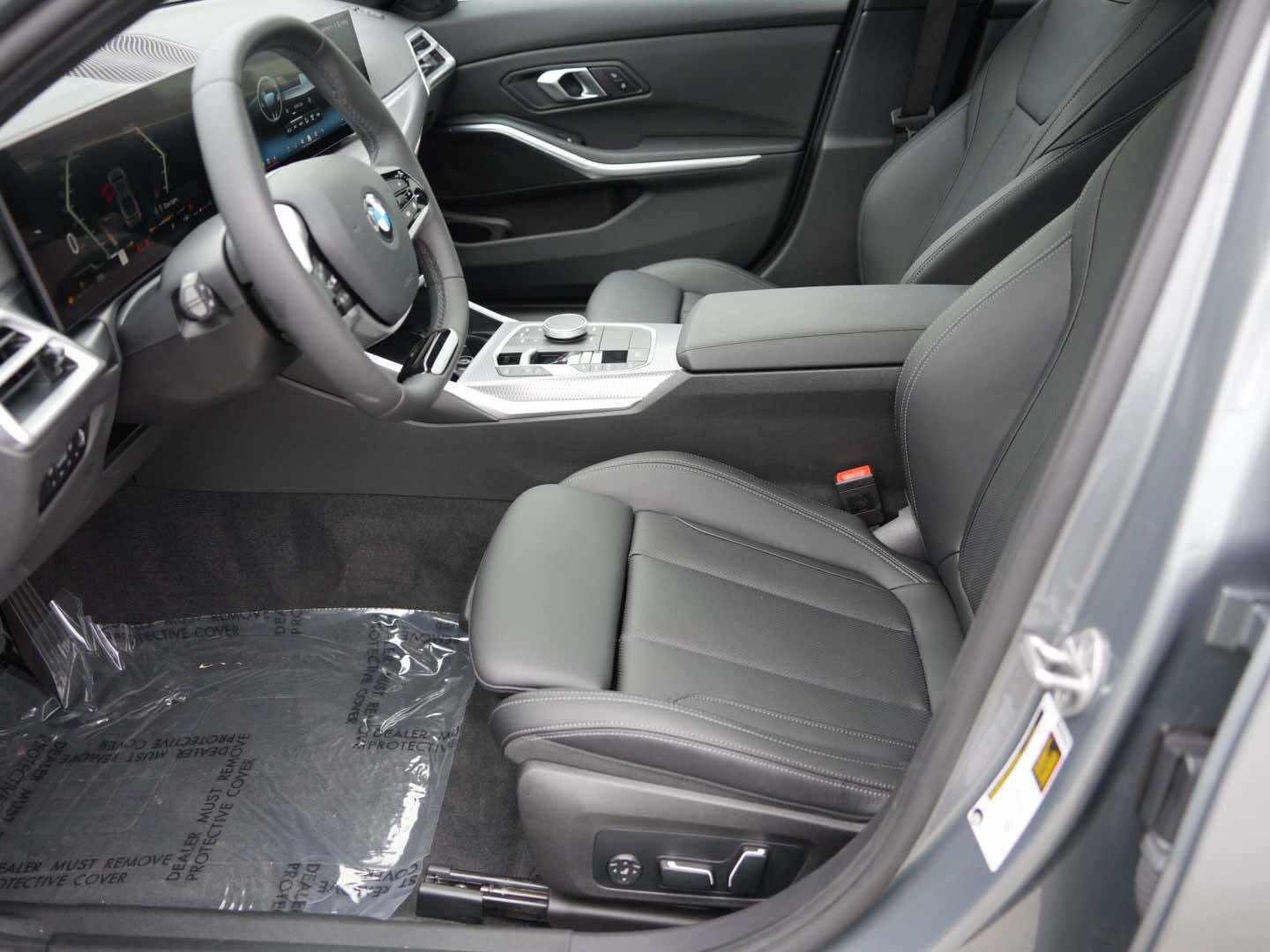 Used 2025 BMW 330i Sedan w/ Convenience Package RWD image 13