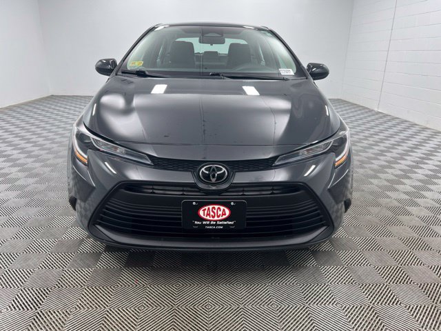 Used 2023 Toyota Corolla LE FWD image 3