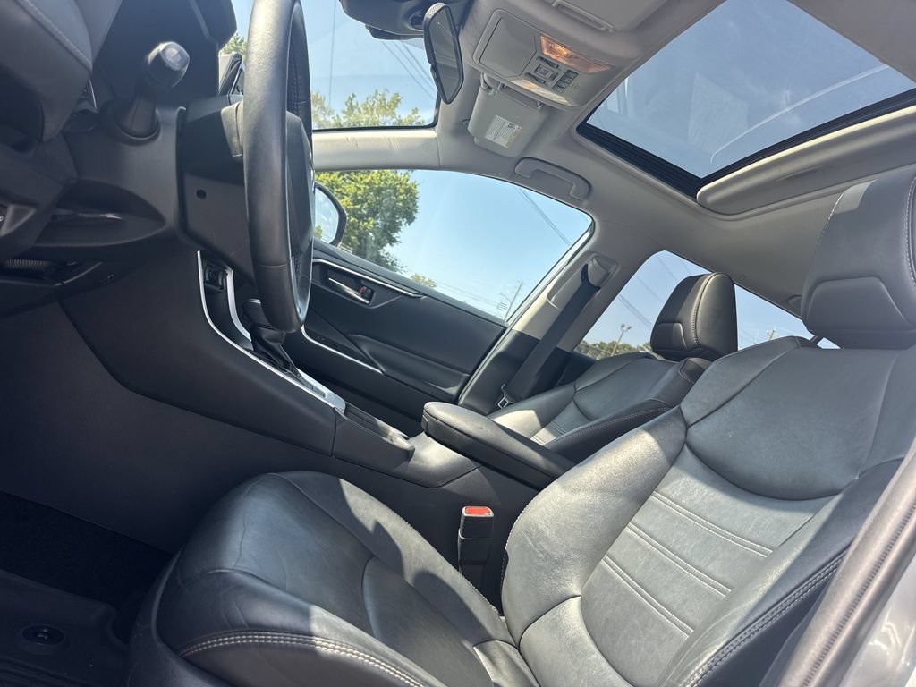 Used 2021 Toyota RAV4 XLE Premium FWD image 32