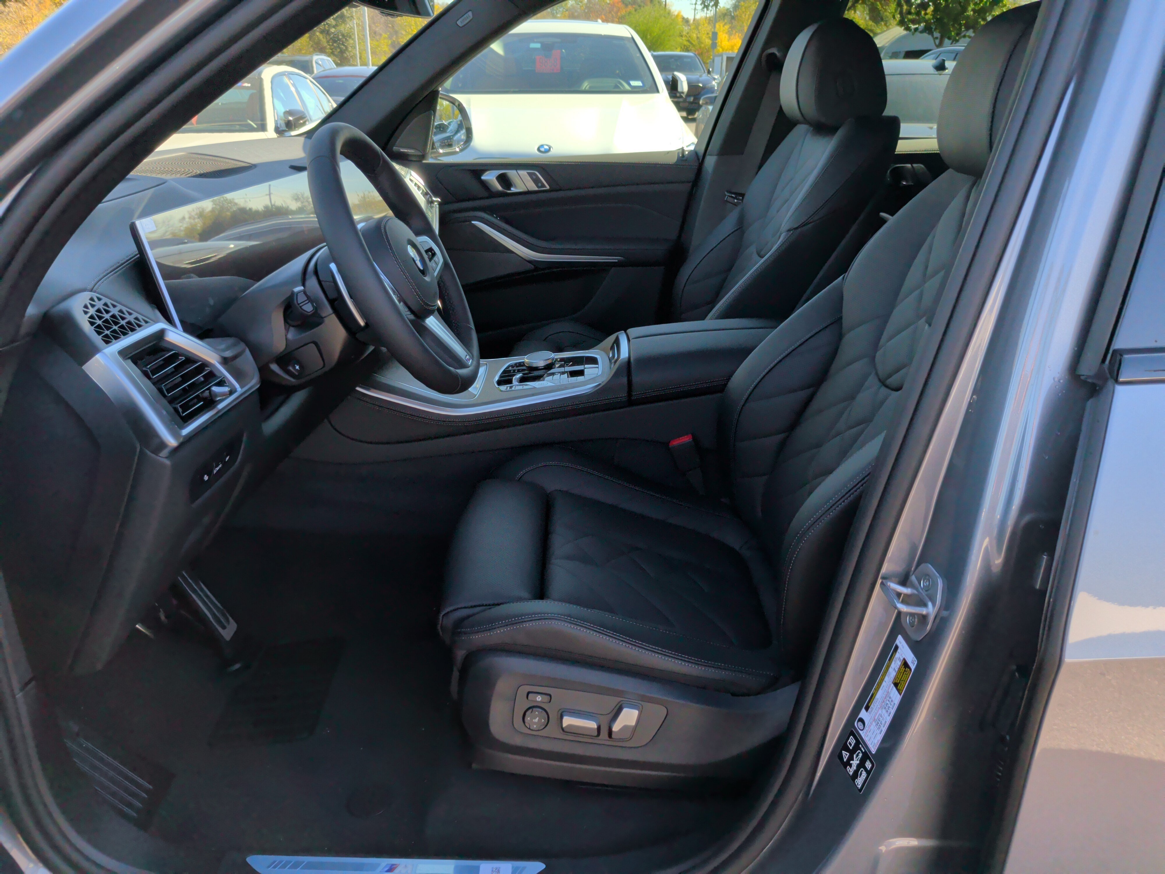 Used 2026 BMW X5 xDrive40i w/ M Sport Package AWD/4WD image 15