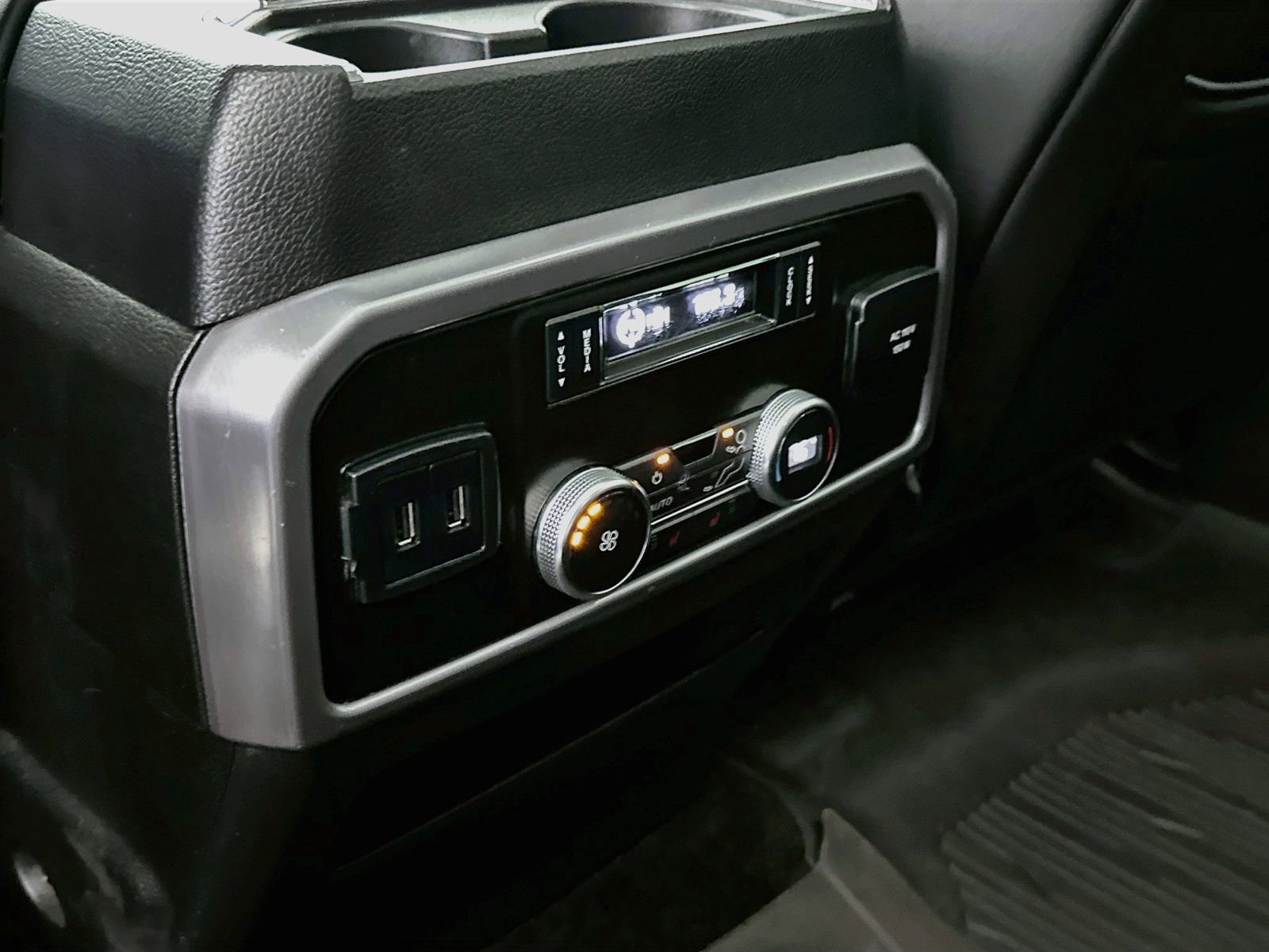 Used 2018 Ford Expedition Platinum AWD/4WD image 27