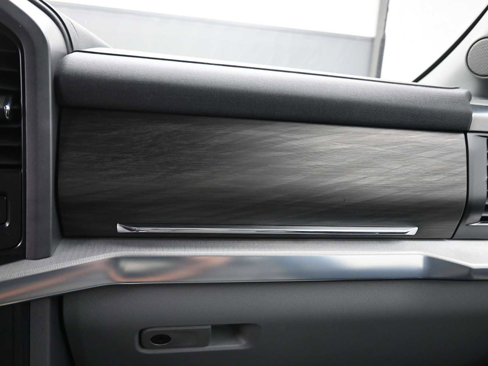 New 2025 Ford F150 Lariat w/ Equipment Group 502A High image 48