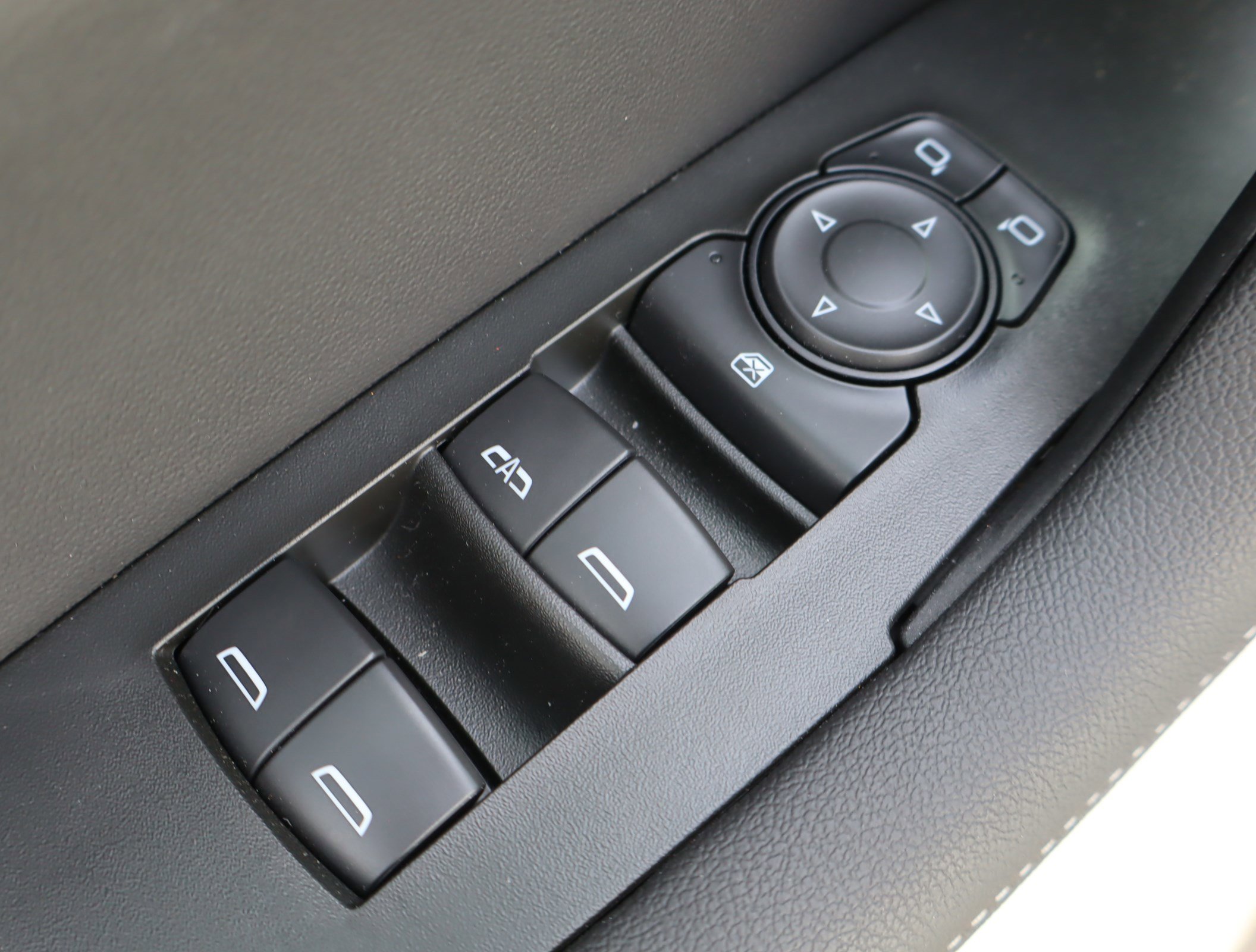 Used 2026 Chevrolet Blazer LT w/ Convenience Package FWD image 14