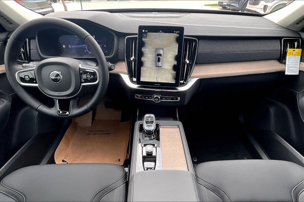 New 2026 Volvo XC90 B5 Plus w/ Protection Package Premier AWD/4WD image 7