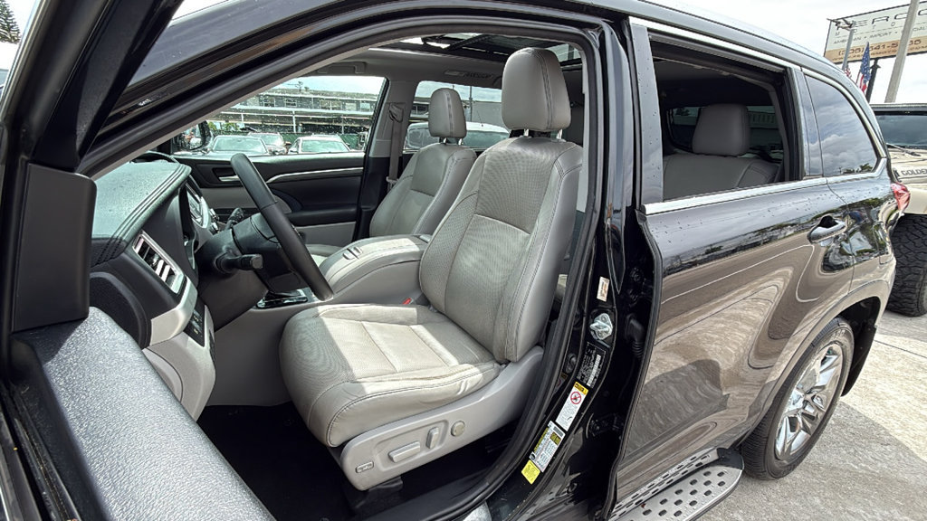 Used 2018 Toyota Highlander Limited Platinum AWD/4WD image 20