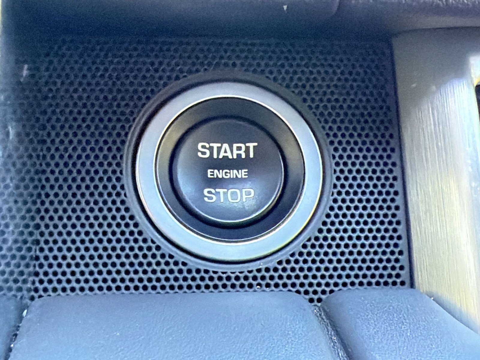 Used 2018 Land Rover Range Rover HSE image 27