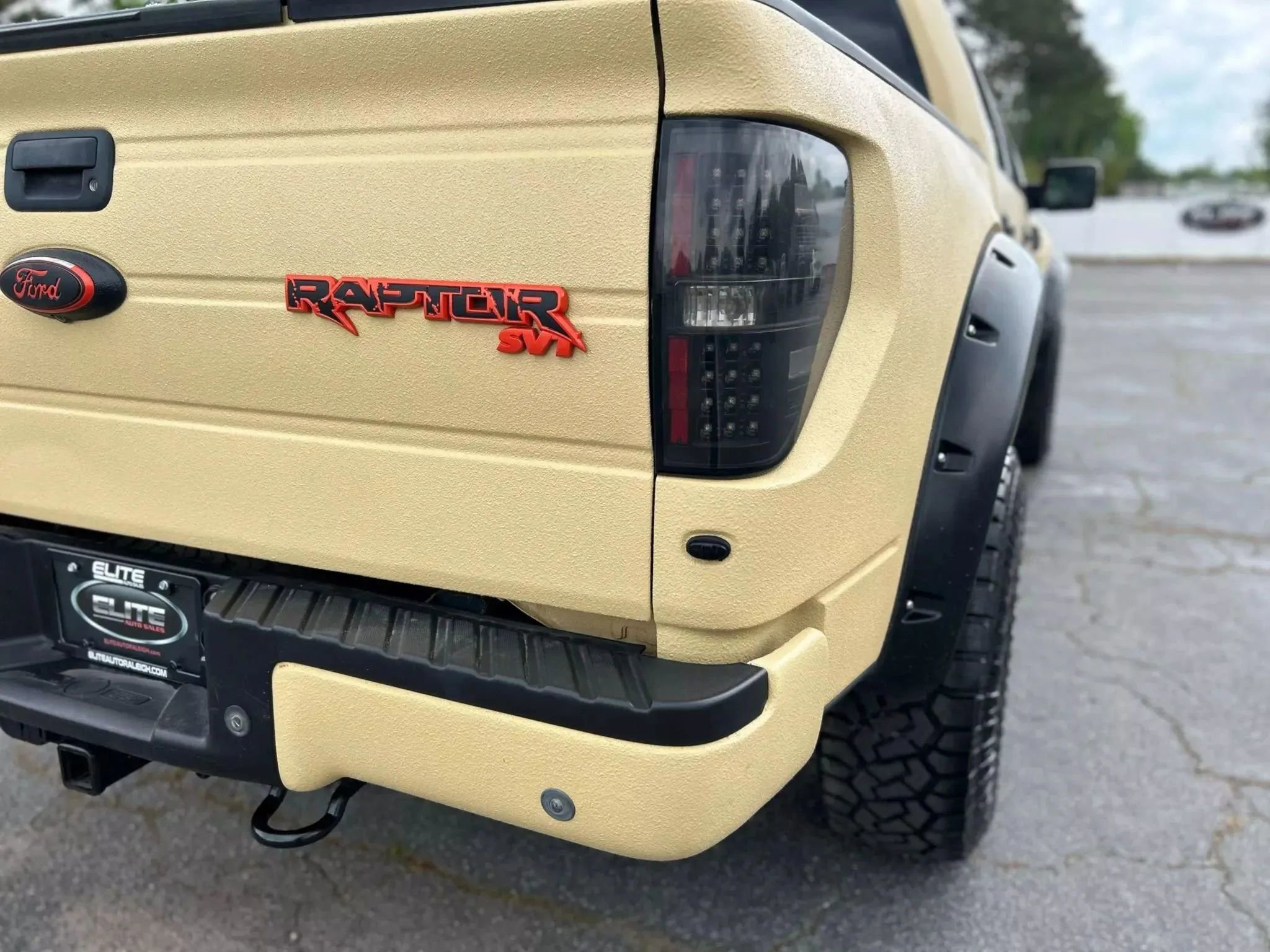 Used 2014 Ford F150 Raptor w/ Equipment Group 801A Luxury image 8