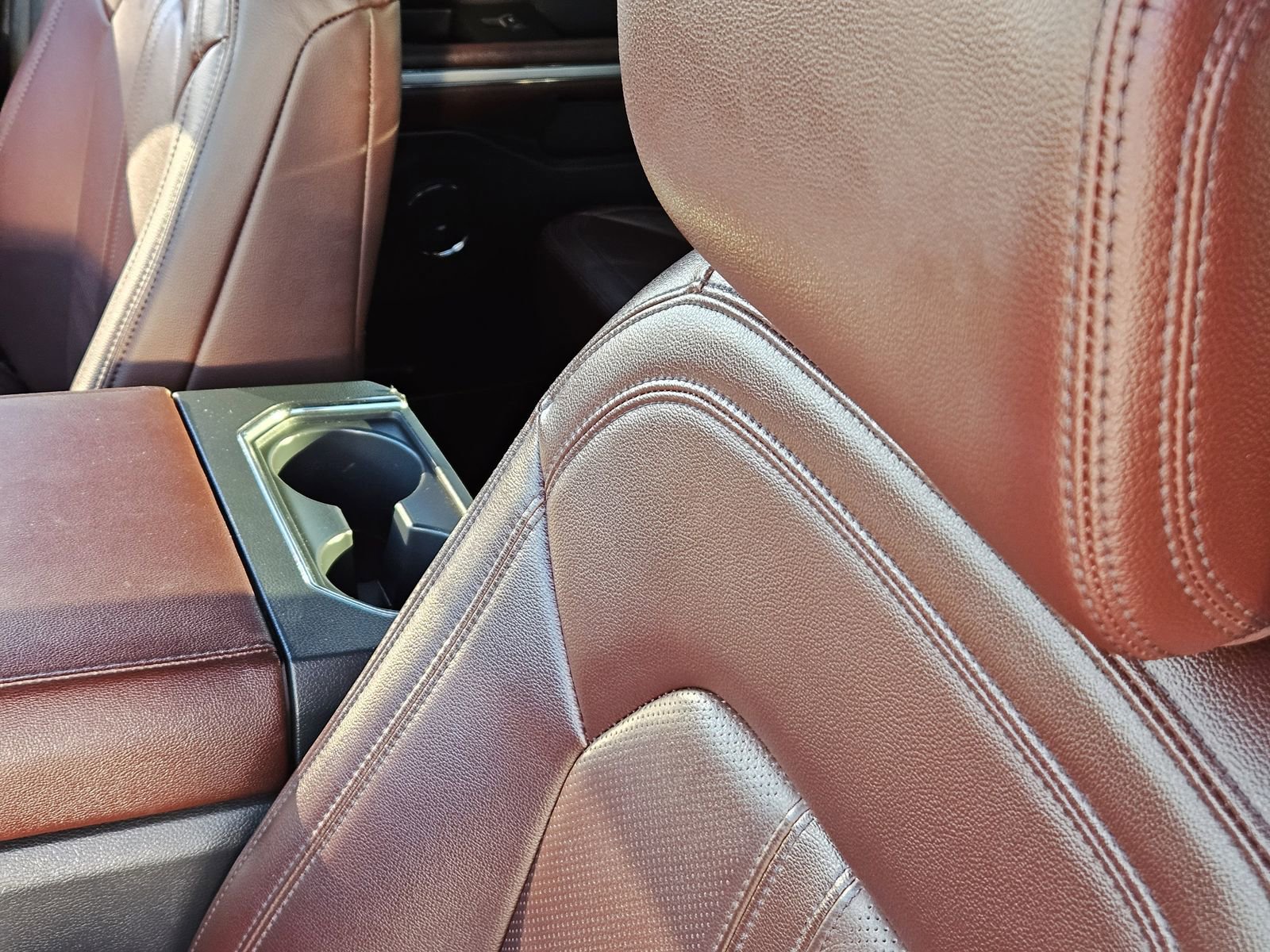 Used 2023 Ford Expedition Limited image 32