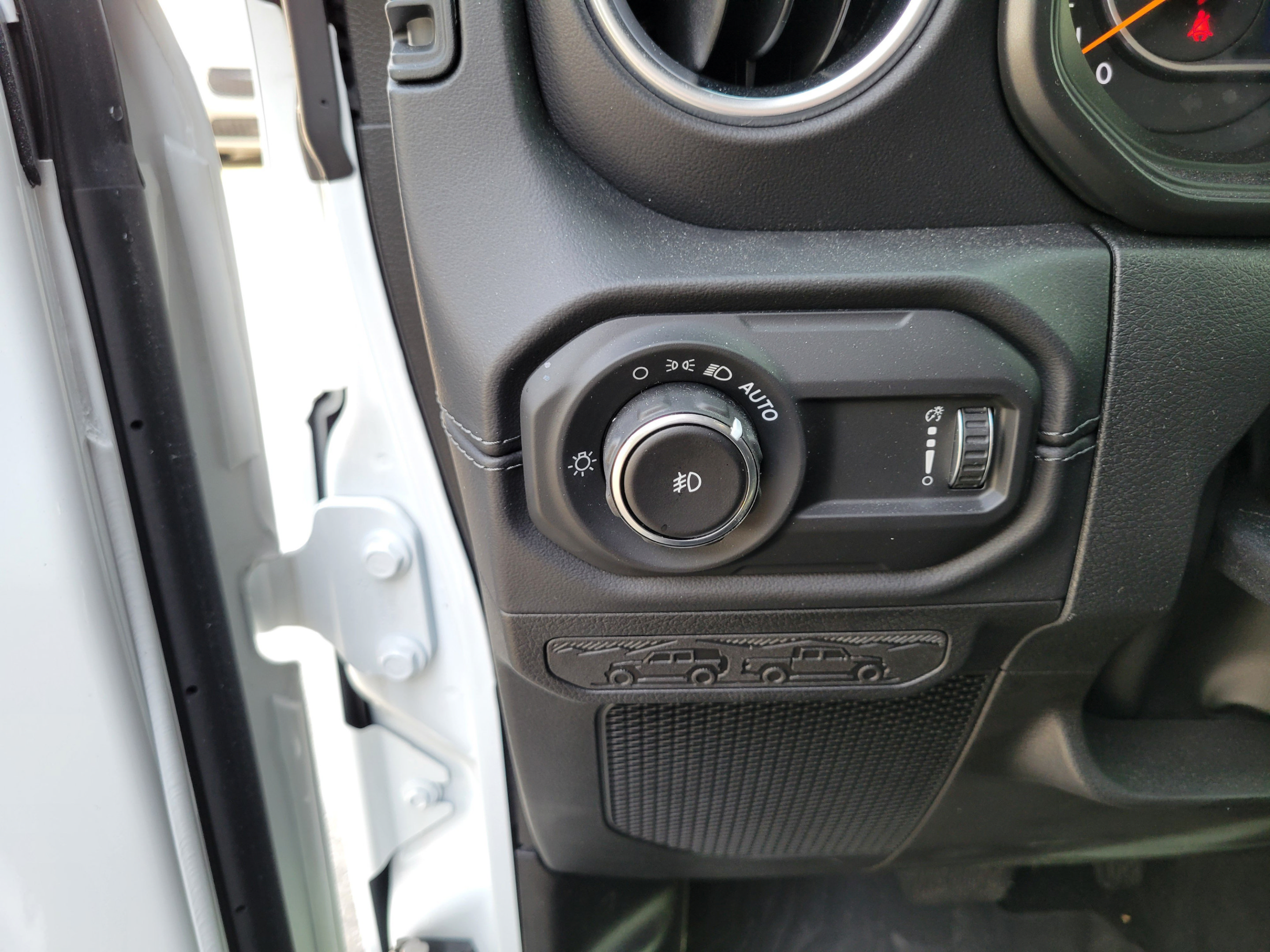 Used 2026 Jeep Wrangler Unlimited Sahara AWD/4WD image 27