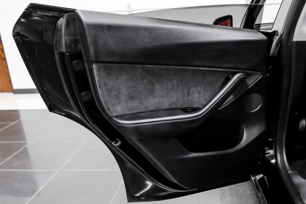 Used 2021 Tesla Model Y Long Range AWD/4WD image 42