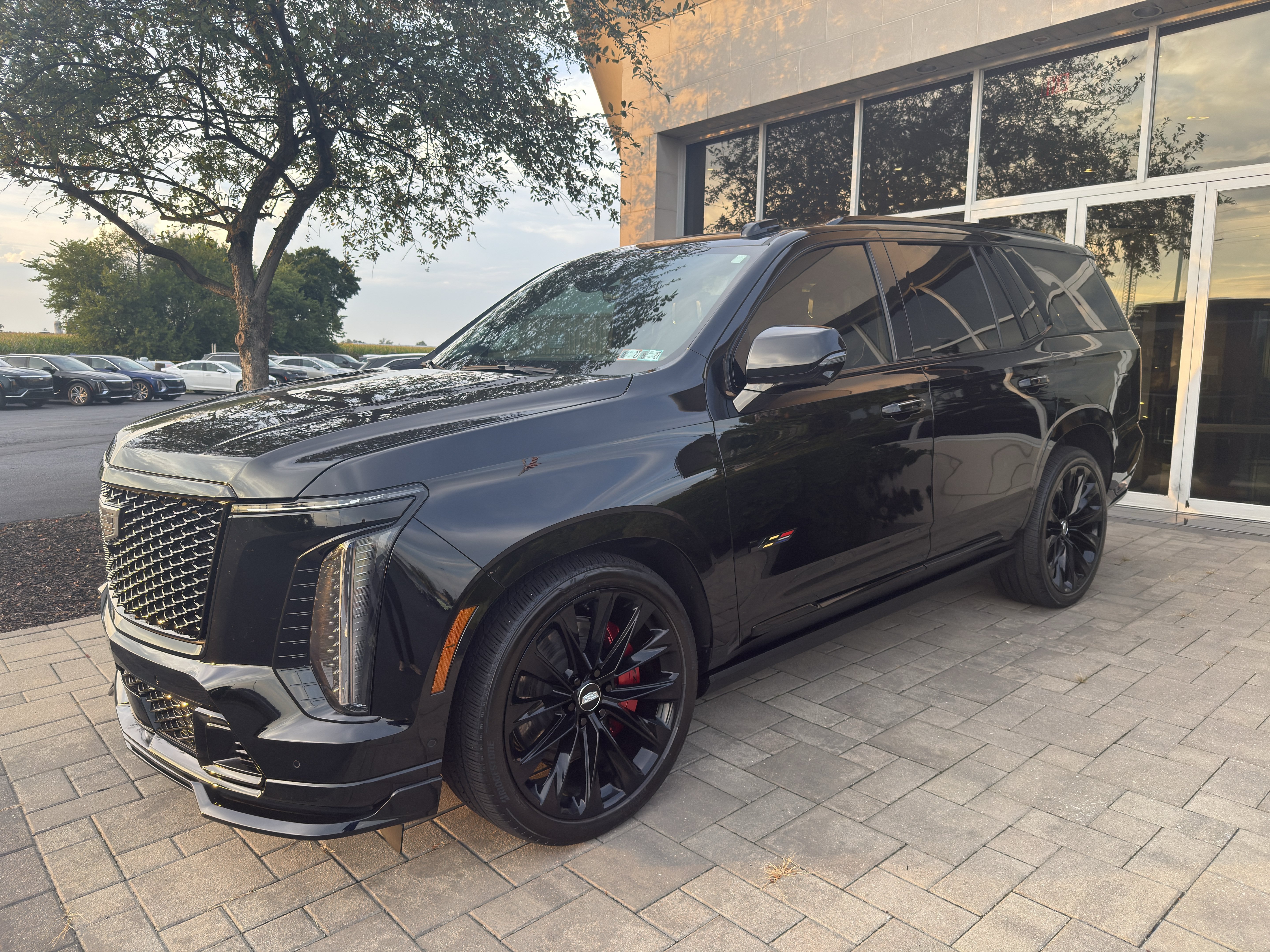 Used 2025 Cadillac Escalade V w/ LPO, ONYX Package AWD/4WD image 3