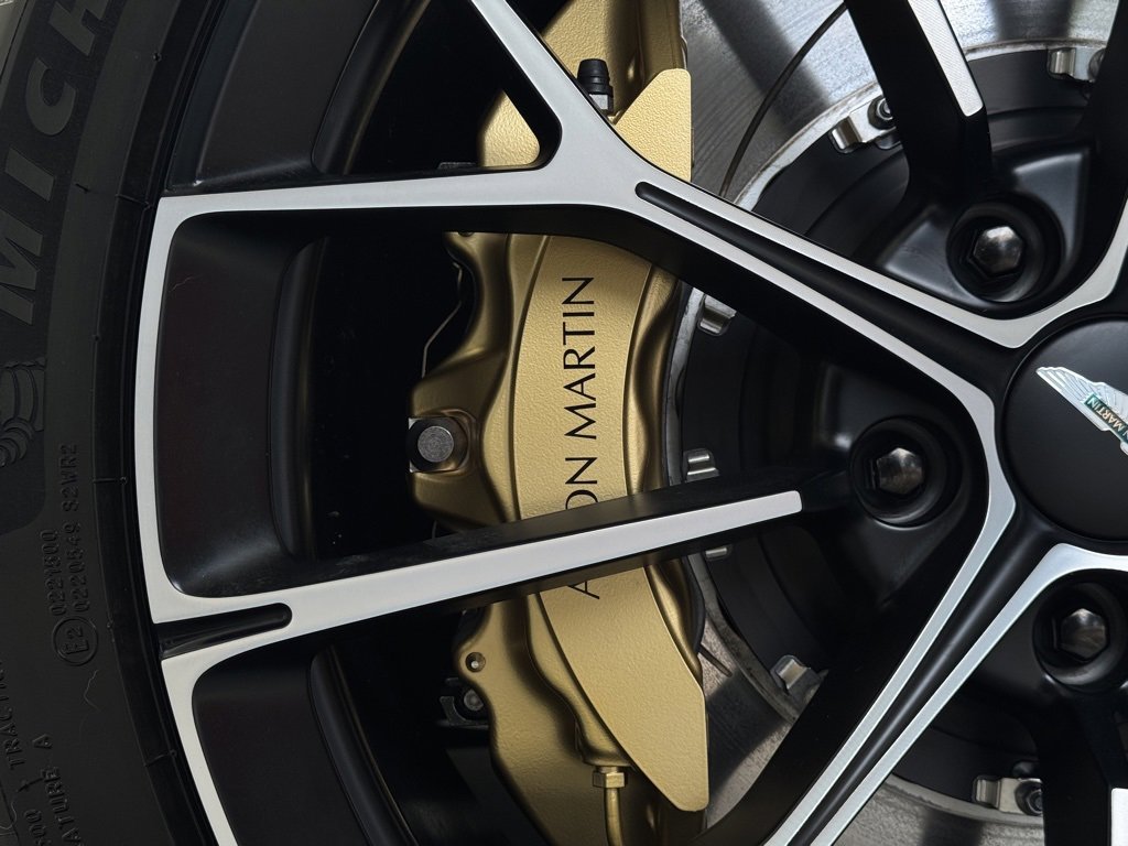 New 2026 Aston Martin V8 Vantage Roadster image 48