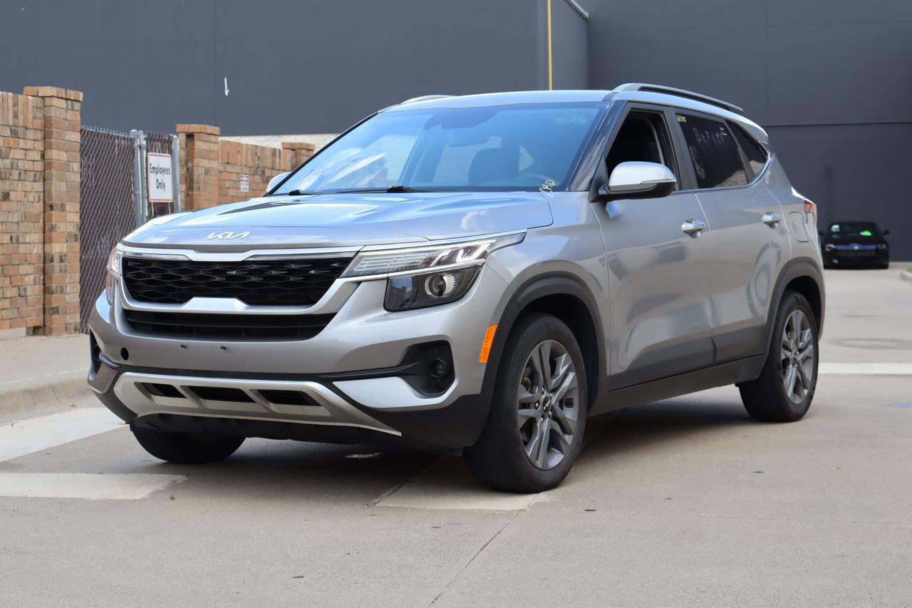 Used 2022 Kia Seltos S FWD image 2