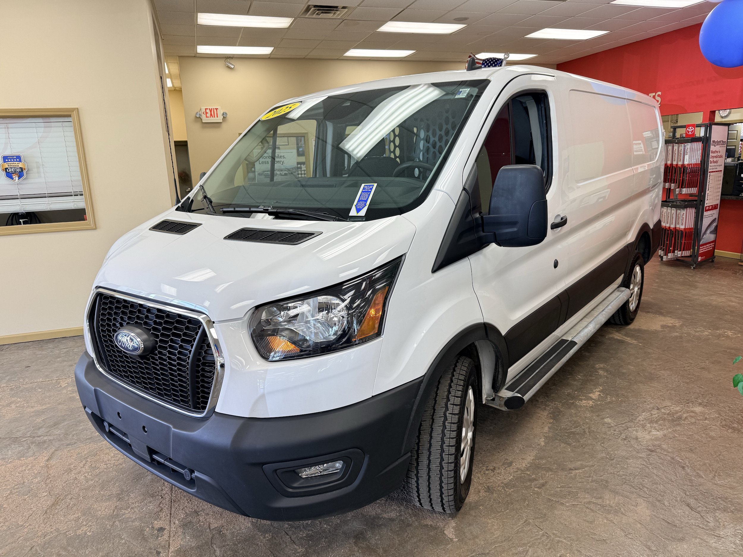 Used 2025 Ford Transit 250 Low Roof w/ Exterior Upgrade Package RWD image 3