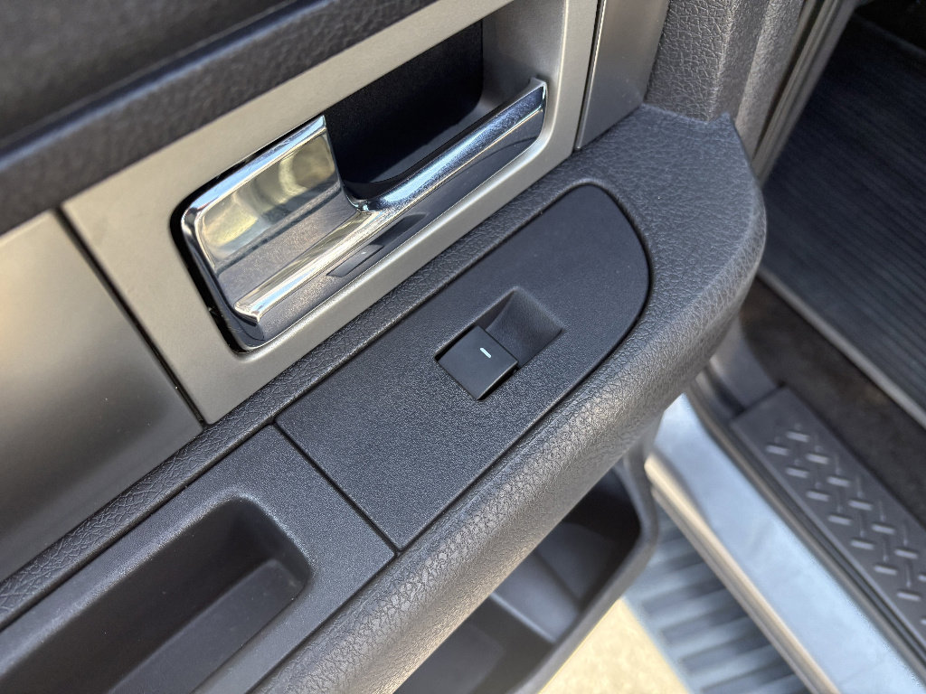 Used 2014 Ford F150 FX4 w/ Equipment Group 402A Luxury AWD/4WD image 32