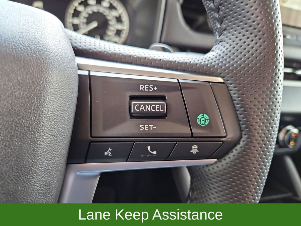 Used 2025 Mitsubishi Outlander AWD image 12
